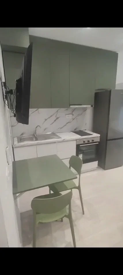 Tirane, jepet me qera garsonier Kati 2, 40 m² 450 € (Rruga Xhanfize Keko)