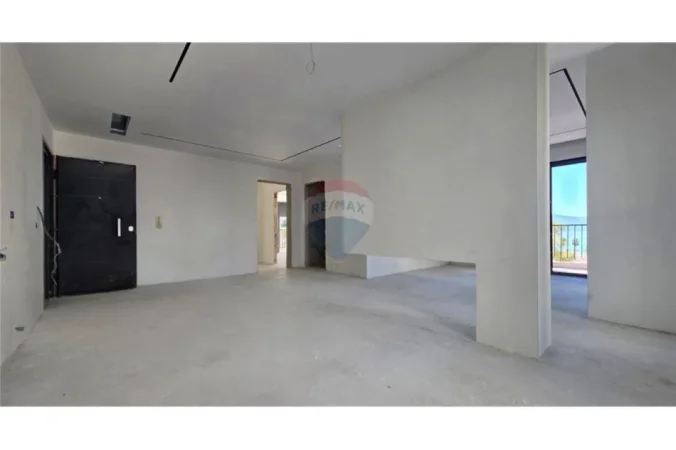 Vlore - Lungomare, shitet apartament 2+1+Ballkon Kati 10, 137 m² 300.000 € (Rruga Reshat Osmani, Vlore)