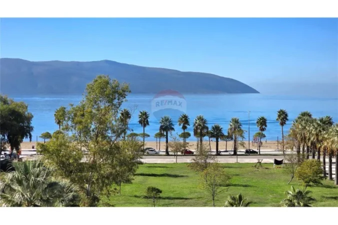 Vlore - Lungomare, shitet apartament 2+1+Ballkon Kati 10, 137 m² 300.000 € (Rruga Reshat Osmani, Vlore)