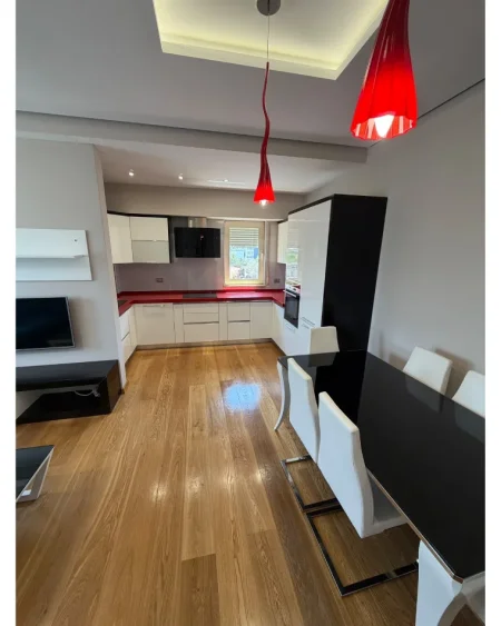 Tirane, shitet apartament 2+1 Kati 5, 96 m² 260.000 € (Liqeni i Thate)