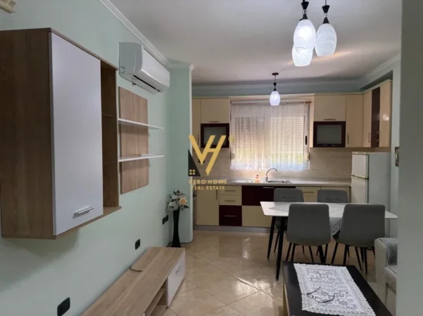 Tirane, jepet me qera apartament 2+1+Ballkon Kati 3, 67 m² 520 € (MATERNITETI I RI)