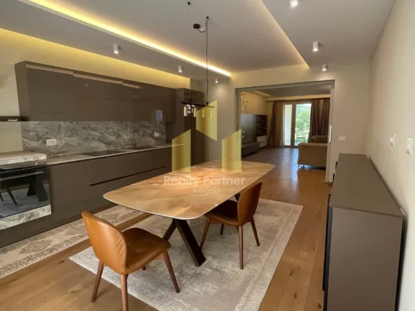 Tirane, shitet apartament 2+1+Ballkon Kati 0, 196 m² 500.000 € (Secret Garden Residence, pranë TEG)