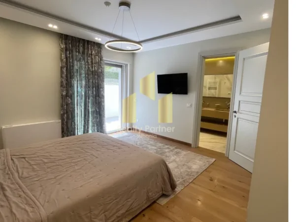 Tirane, shitet apartament 2+1+Ballkon Kati 0, 196 m² 500.000 € (Secret Garden Residence, pranë TEG)