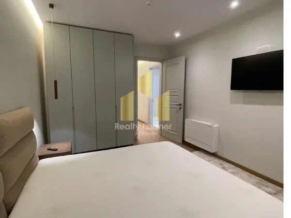 Tirane, shitet apartament 2+1+Ballkon Kati 0, 196 m² 500.000 € (Secret Garden Residence, pranë TEG)