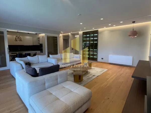 Tirane, shitet apartament 2+1+Ballkon Kati 1, 196 m² 600.000 € (Secret Garden Residence, pranë TEG)
