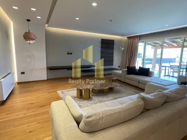 Tirane, shitet apartament 2+1+Ballkon Kati 1, 196 m² 600.000 € (Secret Garden Residence, pranë TEG)