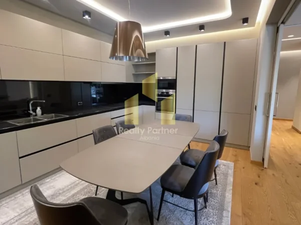 Tirane, shitet apartament 2+1+Ballkon Kati 1, 196 m² 600.000 € (Secret Garden Residence, pranë TEG)