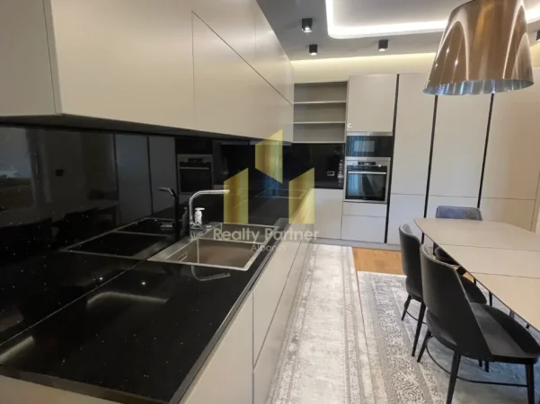 Tirane, shitet apartament 2+1+Ballkon Kati 1, 196 m² 600.000 € (Secret Garden Residence, pranë TEG)