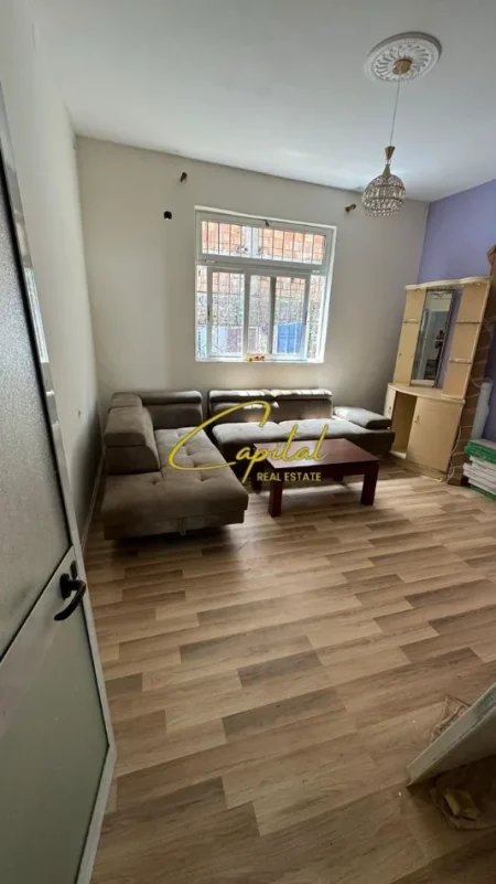 Tirane, jepet me qera apartament 3+1 Kati 1, 105 m² 550 € (VASIL SHANTO)