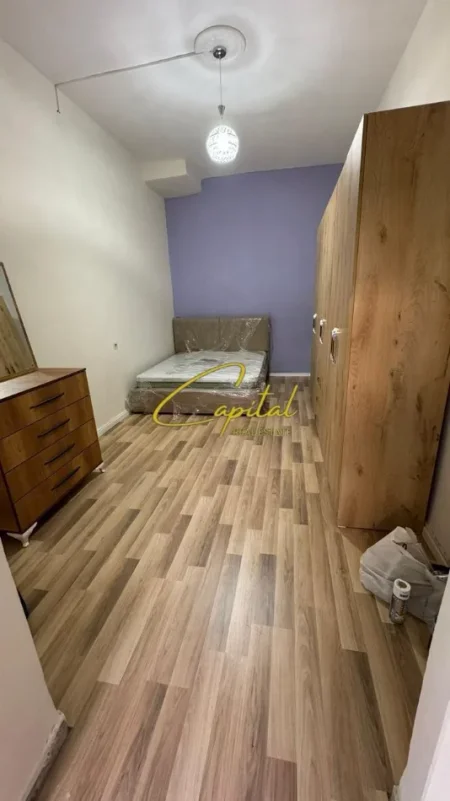 Tirane, jepet me qera apartament 3+1 Kati 1, 105 m² 550 € (VASIL SHANTO)