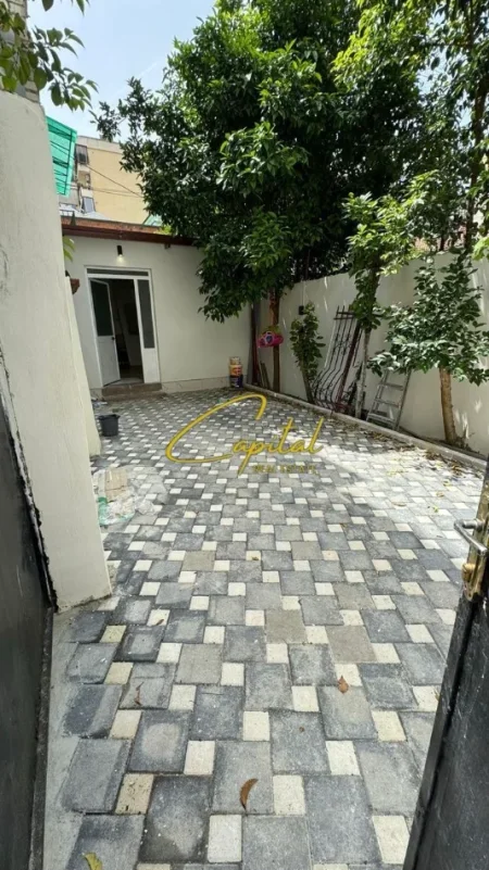 Tirane, jepet me qera apartament 3+1 Kati 1, 105 m² 550 € (VASIL SHANTO)