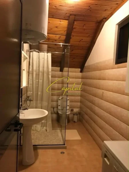 Tirane, jepet me qera apartament 3+1 Kati 3, 120 m² 600 € (XHAMLLIKU)