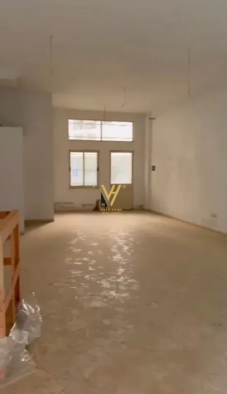 Tirane, jepet me qera ambjent biznesi Kati 0, 77 m² 450 € (YZBERISHT)