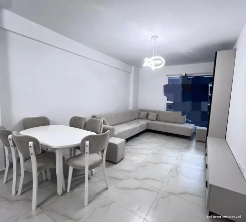 Tirane, jepet me qera apartament 1+1+Ballkon Kati 4, 77 m² 600 € (Don Bosko)
