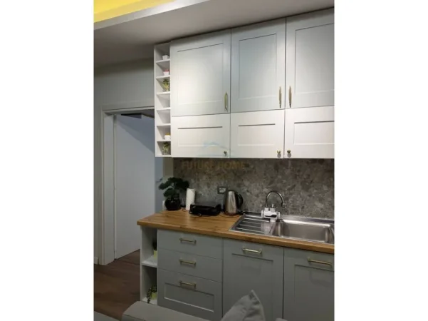 Tirane, shitet apartament 2+1 Kati 1, 100 m² 230.000 € (RRUGA E DIBRES,SELVIA,VILA GOLD)