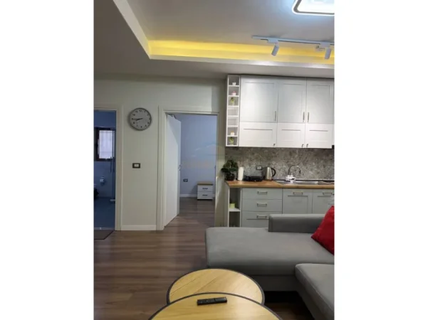 Tirane, shitet apartament 2+1 Kati 1, 100 m² 230.000 € (RRUGA E DIBRES,SELVIA,VILA GOLD)
