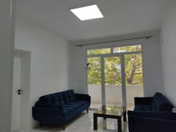 Tirane, jepet me qera apartament 2+1 Kati 2, 70 m² 600 € (RRUGA E DIBRES)