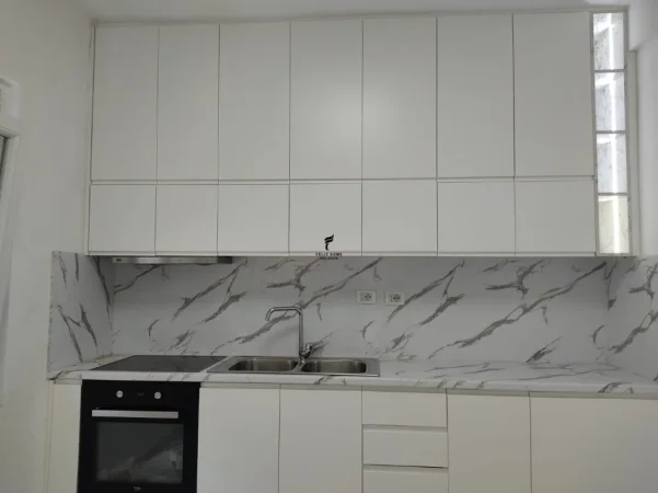 Tirane, jepet me qera apartament 2+1 Kati 2, 70 m² 600 € (RRUGA E DIBRES)