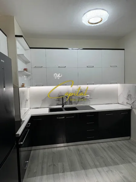 Tirane, jepet me qera apartament 2+1 Kati 1, 110 m² 700 € (SPITALI AMERIKAN 3)
