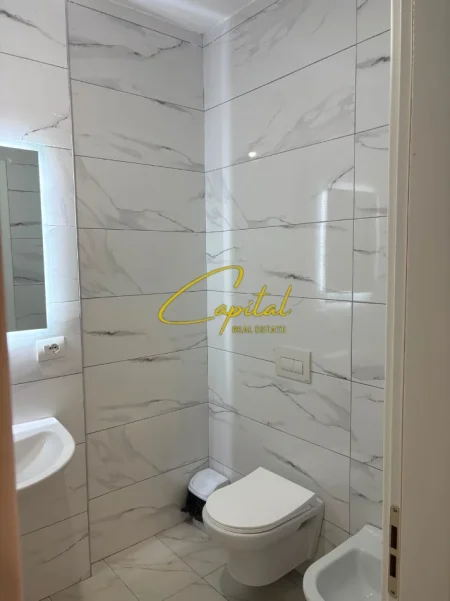 Tirane, jepet me qera apartament 2+1 Kati 1, 110 m² 700 € (SPITALI AMERIKAN 3)