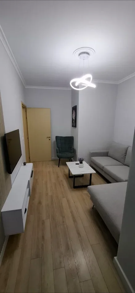 Tirane, shitet apartament 1+1+Ballkon Kati 1, 56 m² 136.000 € (Fondacioni Eleonor, pranë Kodrës së Diellit)