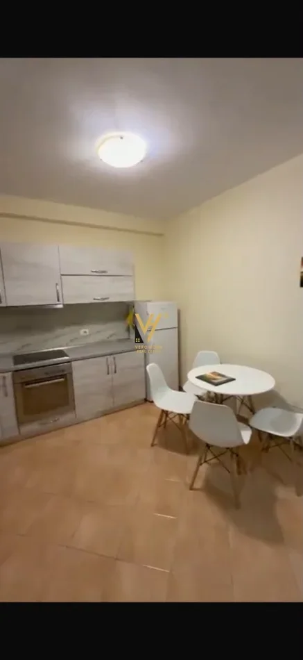 Tirane, jepet me qera apartament 1+1+Ballkon Kati 2, 60 m² 420 € (YZBERISHT)
