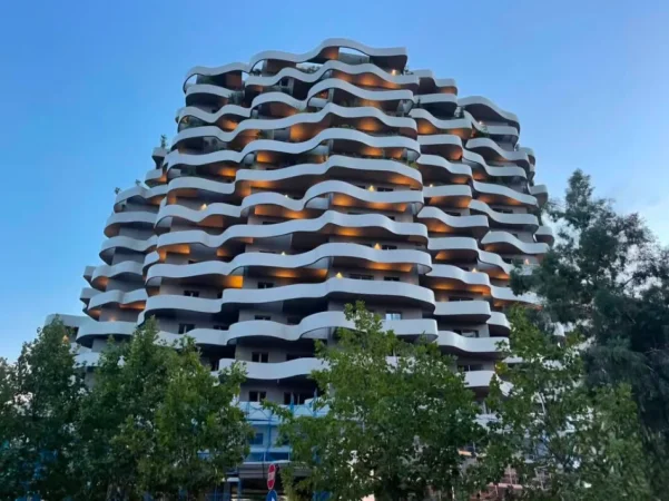 Tirane, shitet zyre Kati 3, 200 m² 1.000.000 € (Lion Park 1)