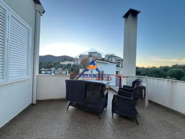 Tirane, shitet apartament 3+1+Ballkon Kati 7, 172 m² 250.000 € (LIQENI THATE)