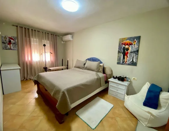 Tirane, jepet me qera apartament 2+1 Kati 6, 90 m² 600 € (ALI DEMI)