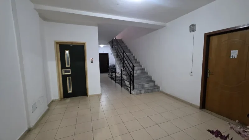 Vlore, shitet apartament 1+1+Ballkon Kati 11, 80 m² 125.000 € (Rruga Hasan Kushta,Pran BKT bank, Vlore)