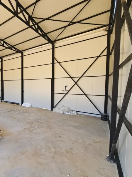 Tirane, jepet me qera magazine Kati 0, 150 m² 1.200 € (PRUSH)