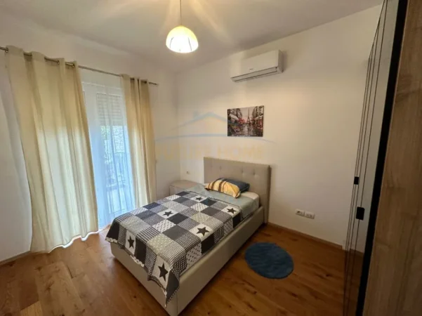 Tirane, jepet me qera apartament 2+1 Kati 1, 1.200 € (teg)