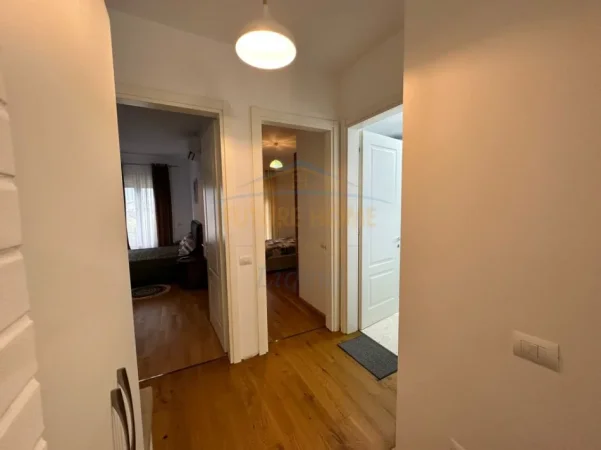 Tirane, jepet me qera apartament 2+1 Kati 1, 1.200 € (teg)