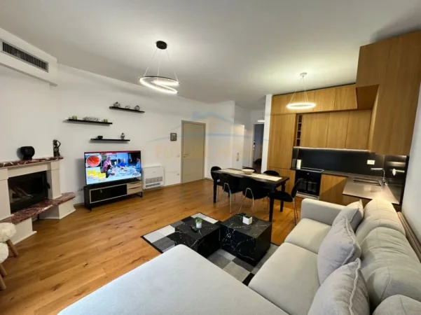 Tirane, jepet me qera apartament 2+1 Kati 1, 1.200 € (teg)