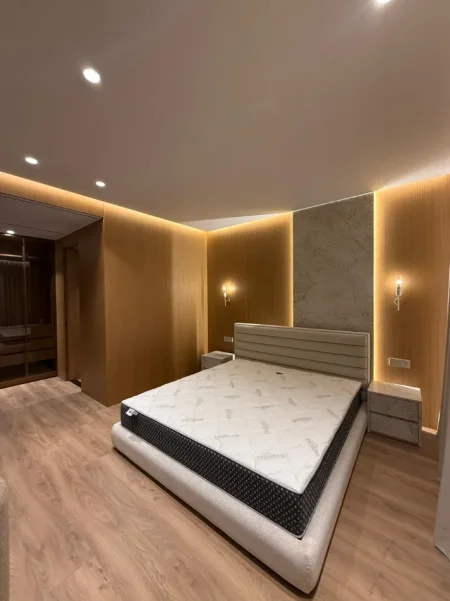 Tirane, jepet me qera Vile 3+1+Aneks Kati 2, 330 m² 5.000 € (TEG)