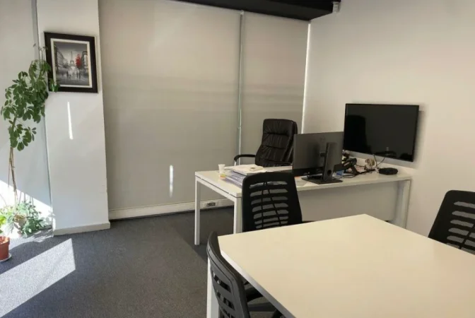Tirane, jepet me qera zyre Kati 2, 73 m² 1.200 € (PAZARI I RI)