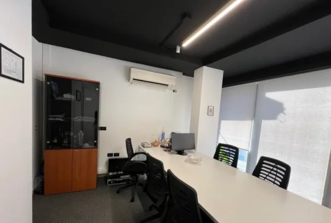 Tirane, jepet me qera zyre Kati 2, 73 m² 1.200 € (PAZARI I RI)
