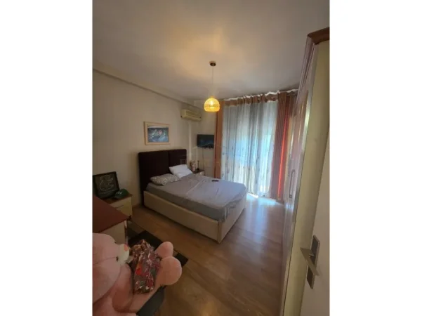 Tirane, jepet me qera apartament 2+1 Kati 2, 110 m² 1.200 € (Myslym Shyri)