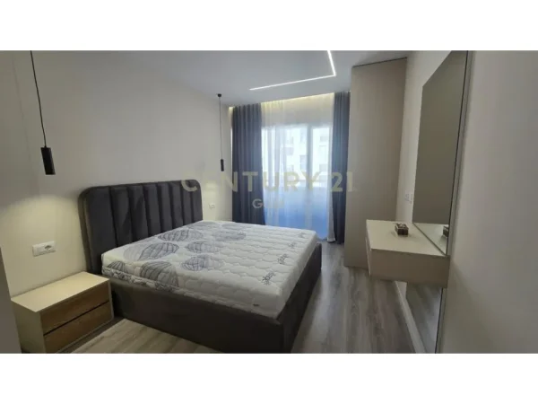 Tirane, jepet me qera apartament 1+1 Kati 6, 78 m² 650 € (Laprake Gold146412)