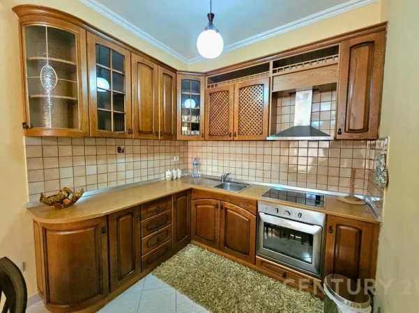 Tirane, jepet me qera apartament 1+1 Kati 4, 78 m² 500 € 