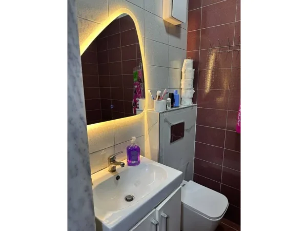 Tirane, jepet me qera apartament 2+1 Kati 5, 85 m² 500 € 