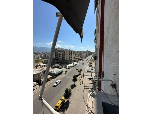 Tirane, jepet me qera apartament 2+1 Kati 5, 85 m² 500 € 