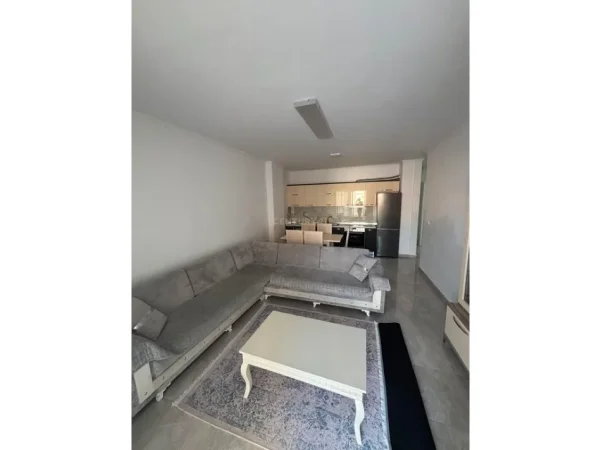 Tirane, jepet me qera apartament 1+1 Kati 3, 75 m² 400 € 