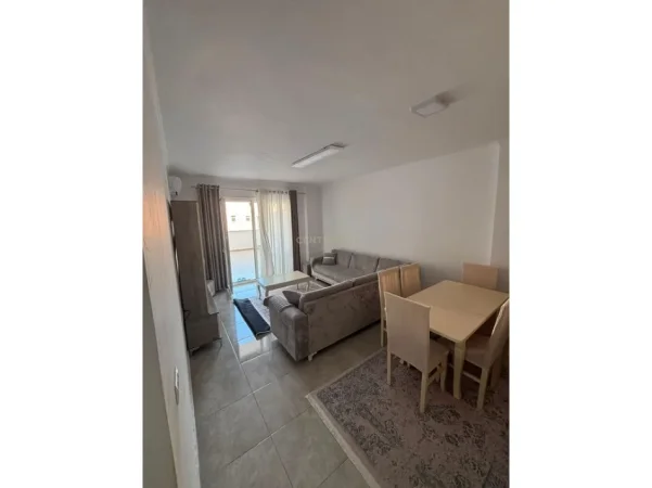 Tirane, jepet me qera apartament 1+1 Kati 3, 75 m² 400 € 