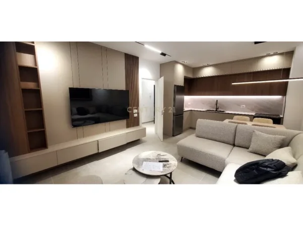 Tirane, jepet me qera apartament 1+1 Kati 4, 70 m² 600 € 