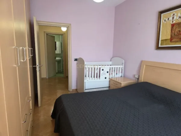 Tirane, jepet me qera apartament 1+1 Kati 4, 63 m² 380 € 
