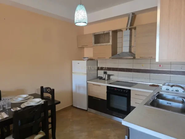 Tirane, jepet me qera apartament 1+1 Kati 4, 63 m² 380 € 
