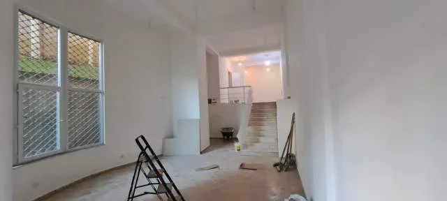 Tirane, shes zyre Kati 0, 70 m² 133.000 Euro (Kopshti Zoologjik)