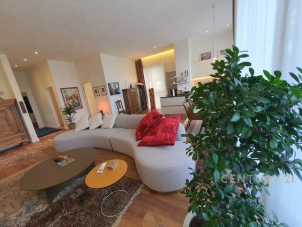 Tirane, jepet me qera apartament 2+1+BLK Kati 2, 135 m² 1.250 Euro (Liqeni i Thatë)