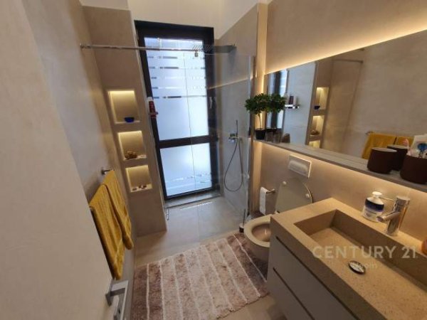 Tirane, jepet me qera apartament 2+1+BLK Kati 2, 135 m² 1.250 Euro (prane Radisson Collection)